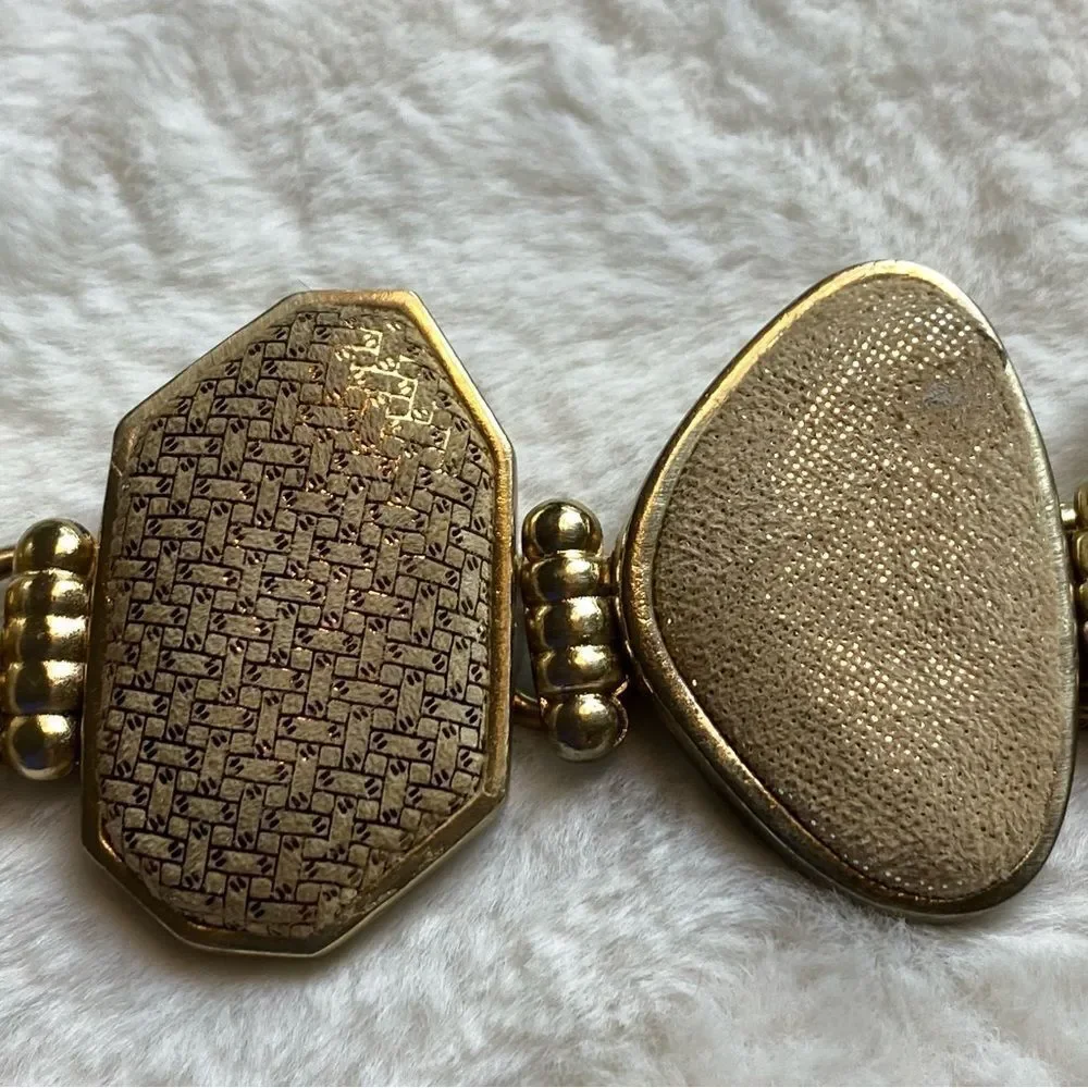 Chico's Gold Tone Leather Belt Back Slide Adjustable Front Hook Buckle Size M/L